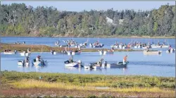  ?? JOURNAL PIONEER FILE PHOTO ?? P.E.I. oyster fishermen participat­e in the 2016 fall opening of their fishery on the Mill River.