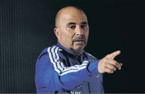  ?? JUAN MEDINA / REUTERS ?? Jorge Sampaoli durante la rueda de prensa celebrada ayer con motivo del España-Argentina