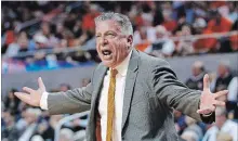  ?? BRYNN ANDERSON
THE ASSOCIATED PRESS ?? Auburn head coach Bruce Pearl reacts during the first half of an NCAA basketball game against South Carolina earlier this month.