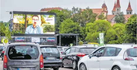  ?? FOTO: THOMAS SIEDLER ?? Das Autokino auf dem Schießwase­nplatz rechnet zum Abschluss über Pfingsten noch mit gutem Zulauf.