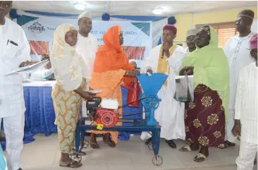  ??  ?? From left: Mrs. Sekinat Salma, Alhaji Niyi Yusuf, Mrs. Safiat Shakiru, Imam Abdulazeez Onike and Mrs. Balogun Sherifat at the NAZAS annual Muharram disburseme­nt programme held in Lagos, recently