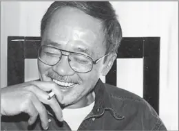  ?? Tuyen Phan ?? PROLIFIC AND PASSIONATE Du Tu Le published 77 volumes of poetry — mirroring his age — in a life that saw him play witness to events in both his native and adopted countries.