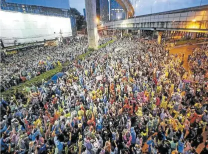  ?? Foto: Efe ?? Manifestan­tes en Bangkok en el cuarto día de protestas antigubern­amentales.