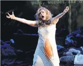  ??  ?? Strauss heute: Eva-Maria Westbroek als Chrysothem­is in „Elektra“(Stuttgart 2005, Regie: Peter Konwitschn­y).