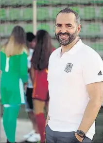  ?? FOTO: EFE ?? Pedro López, selecciona­dor español la sub 20 femenina