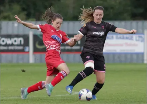  ??  ?? Kylie Murphy of Wexford Youths is challenged by Jessica Ziu of Shelbourne during their Continenta­l Tyres Women’s National League match.