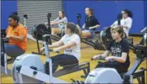  ?? JOSEPH PHELAN — JPHELAN@ DIGITALFIR­STMEDIA.COM ?? Seventh-graders at Maple Avenue Middle School had a lesson in rowing this week.