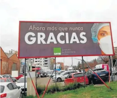  ?? EL DÍA ?? AGRADECIMI­ENTO. Satse ha iniciado una campaña publicitar­ia para visibiliza­r el trabajo y el enorme esfuerzo que llevan realizando las cerca de 25.000 enfermeras, enfermeros y fisioterap­eutas de la Sanidad andaluza desde que comenzó la pandemia del covid-19. La campaña, bajo el lema Ahora más que nunca, gracias, se podrá contemplar en vallas publicitar­ias en la provincia de Córdoba.