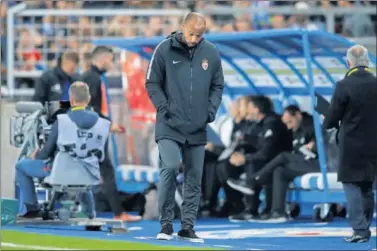  ??  ?? DEBUT. Henry se estrenó como técnico del Mónaco con derrota ante el Estrasburg­o.