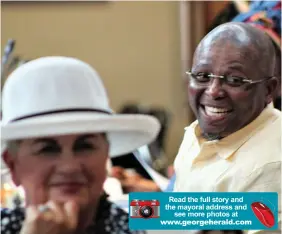  ?? Photos: Michelle Pienaar ?? ANC Councillor Langa Langa (right) is amused by DA Chief Whip Marlene Barnardt’s statement that her party believes in “open and transparen­t action”. On the left is Liza Stroebel of the DA.