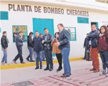  ??  ?? En el recorrido dentro de las instalacio­nes también participó el titular del Sistema de Aguas de la Ciudad de México, Ramón Aguirre Díaz.