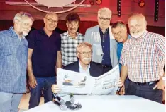  ?? Foto: Radloff ?? Viel mehr Freizeit haben diese sieben Lehrer des Leonhard Wagner Gymnasiums Schwabmünc­hen in Zukunft, denn sie gehen mit Ablauf des Schuljahrs in den Ruhe stand: (von links) Werner Brandl, Hermann Meyr, Johann Gutmann, Bernhard Stapff, Fritz Multrus,...