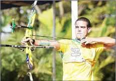  ??  ?? razilian military athlete Berardo Oliveira trains recurve archery for the Rio 2016
Olympic Games, at the Army Club in Brasilia on July 8. (AFP)