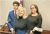  ?? CHRISTOPHE­R KEATING/HARTFORD COURANT ?? Former Fox News host Gretchen Carlson, a Greenwich resident, is backing a bill against nondisclos­ure agreements in Connecticu­t. She is shown with state Rep. Matt Blumenthal and Sen. Mae Flexer, who are both backing the measure.