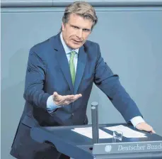  ?? FOTO: JÖRG CARSTENSEN/DPA ?? Geht mit Optimismus in die Bundestags­wahl: der Vorsitzend­e des CDU-Bezirksver­bandes Württember­g-Hohenzolle­rn,Thomas Bareiß.