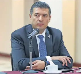  ?? ?? Adrián Alcalá Méndez, comisionad­o presidente del Inai, exige al Senado cumplir con la ley.