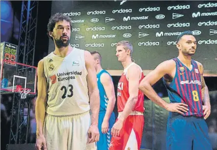  ?? FOTO: EFE ?? Llull, Doellman y Hanga, durante la presentaci­ón de la Liga Endesa 2018-19 celebrada ayer en Madrid