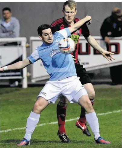  ?? Photograph: Kevin Emslie ?? EYES ON THE PRIZE: Deveronval­e’s Martin Charleswor­th, blue shirt, in action against Inverurie’s Ross Anderson.