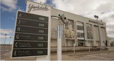  ?? RICK MADONIK TORONTO STAR FILE PHOTO ?? Yorkdale is boosting the frequency of cleanings, making hand sanitizer and washing stations widely available, and putting up signs to direct socially distanced pedestrian traffic, a spokespers­on said by email.