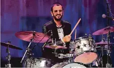  ?? Foto: David Neff, MAFRA ?? Pouhý bubeník Ringo Starr je jen spolehlivý bubeník, nic víc, jako zpěvák ani jako skladatel nevyniká.