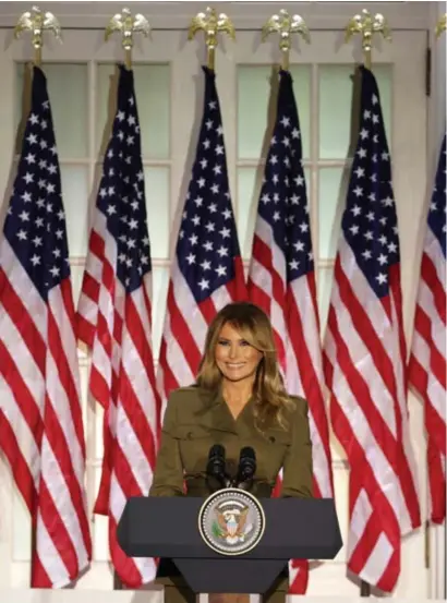  ?? © ?? Melania Trump tijdens haar speech. Op cruciale momenten ondersteun­t ze haar man voluit.
Alex Wong/getty