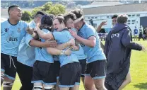  ?? PHOTO PETER MCINTOSH ?? Kings of the field . . . The King’s High School First XV celebrates after beating Southland Boys’ High School at King’s on Saturday.