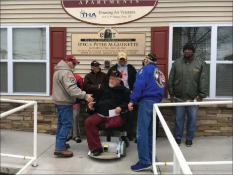  ?? MICHAEL GWIZDALA MGWIZDALA@DIGITALFIR­STMEDIA.COM ?? Veterans are given thanks during a ceremony at the Peter M. Guenette Apartments.