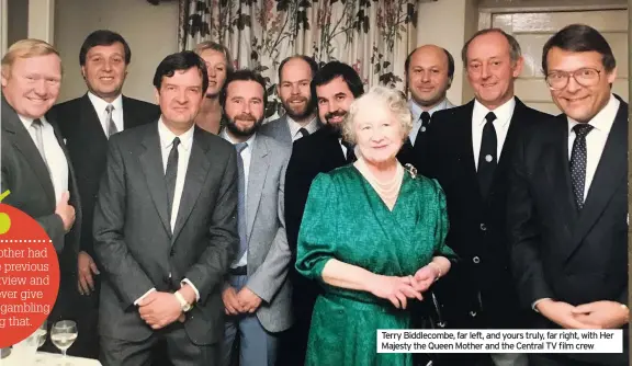  ??  ?? Terry Biddlecomb­e, far left, and yours truly, far right, with Her Majesty the Queen Mother and the Central TV film crew