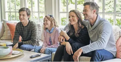  ?? [20TH CENTURY FOX] ?? From left, Simon (Nick Robinson), Nora (Talitha Bateman), Emily (Jennifer Garner) and Jack (Josh Duhamel) in “Love, Simon” MPAA rating: Running time: Now showing