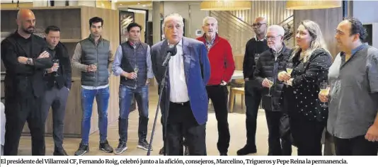  ?? Fotos: Fernando Falcó ?? El presidente del Villarreal CF, Fernando Roig, celebró junto a la afición, consejeros, Marcelino, Trigueros y Pepe Reina la permanenci­a.