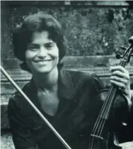  ?? / ?? Violinist Jeanne Lamon and her trademark smile in 1981.