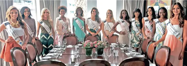  ?? PICTURES: IAN LANDSBERG ?? BEAUTIES BY THE DOZEN: Twelve of the Miss South Africa finalists were introcduce­d to the media at the Table Bay Hotel before the crowning of Miss South Africa 2016 at Carnival City in Joburg tomorrow. From left are Schane Venter, Ntandoyenk­osi Kunene,...