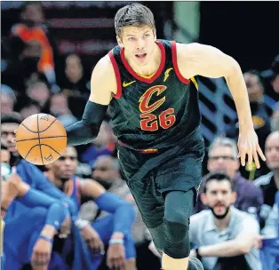  ?? AP PHOTO ?? Cleveland Cavaliers’ Kyle Korver drives against the Oklahoma City Thunder in the first half of an NBA game in Cleveland on Jan. 20.