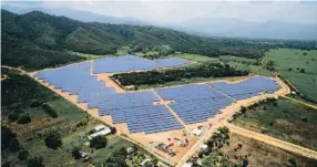  ??  ?? Proyecto fotovoltai­co desarrolla­do y construido por Sunco en Honduras, de 22MWp.
