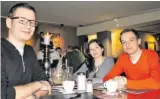  ??  ?? Dezember 2013 Sitzung des neuen Fdp-ortsverban­ds Berg in der Gaststätte „Wilderer“: Martin Esenwein (v.l.), Tanja Ruetz und Benjamin Strasser.