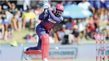  ?? BackpagePi­x ?? ALL-ROUNDER Andile Phehlukway­o will be looking to get among the runs for the Cape Town Blitz today. |