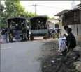  ?? (Ph. AFP) ?? L’évacuation du bidonville, situé à Koungou, initialeme­nt prévue hier à 6h, a été suspendue.