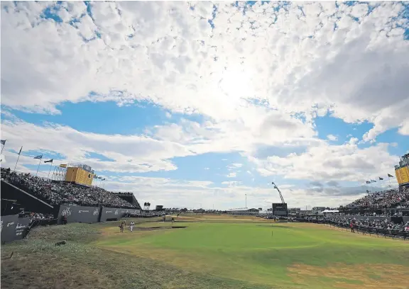  ?? Picture: Dougie Nicolson. ?? Carnoustie’s 18th welcomes the world’s best players during the final round on Sunday.