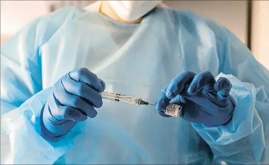  ?? EP ?? La vacunación se reanudará hoy, tras la llegada de casi 370.000 dosis de la vacuna de Pfizer