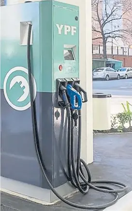  ?? (PRENSA YPF) ?? El primero. YPF instaló un cargador eléctrico en Buenos Aires.