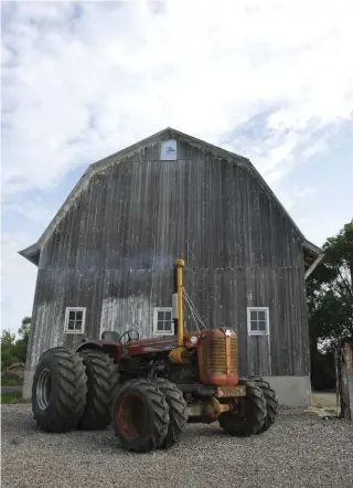  ??  ??  This old tractor has some muscles to flex. The duals on all four tires was a common modificati­on in the Wheat Belt and, as far as Meyers knows, this tractor has been so configured most of its life. It’s useful this way for chisel plowing, disking,...