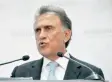  ??  ?? Postura. El gobernador Miguel Ángel Yunes dijo que sería “aventurado” afirmar que personas murieron por recibir medicament­o clonado contra cáncer.