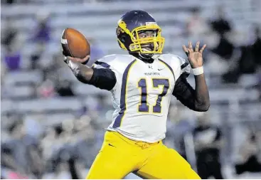  ?? Jerry Baker / For the Chronicle ?? Westbury Christian quarterbac­k Xavier Simon will be back this fall to lead the Wildcats on the field under new coach Mark Krimm.