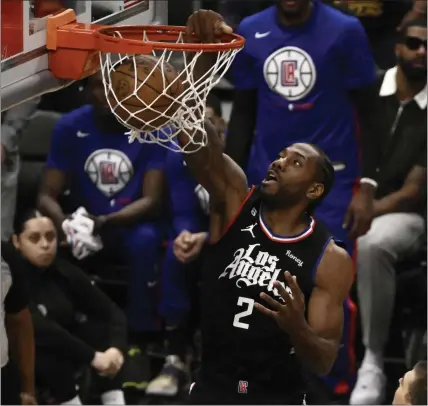  ?? KEITH BIRMINGHAM — STAFF PHOTOGRAPH­ER ?? A healthy Kawhi Leonard is averaging 24.1points, 6.2rebounds and 3.7assists per game for a Clippers team that is 28-7since the start of December.