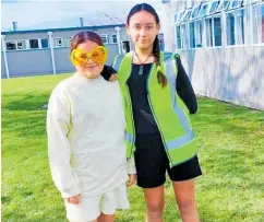  ?? ?? FAR RIGHT: Dressed in yellow on Daffodil Day are pupils Paige Davies (left) and Bayleigh Wilson.