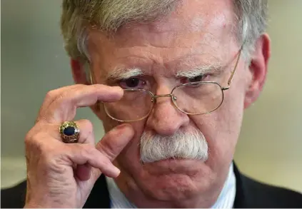  ?? AFP ?? John Bolton, quien fue asesor de Seguridad Nacional del presidente Donald Trump, fue destituido por este. El mandatario acusó a Bolton de escribir un libro “desagradab­le y falso”.