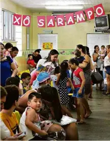  ?? Sandro Pereira/Codigo19/Folhapress ?? Sala de espera de clínica em Manaus; cidade tem 270 casos confirmado­s de sarampo