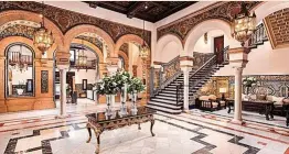  ?? ?? LOS CLÁSICOS TAMPOCO QUIEREN PERDER EL RITMO
El Hotel Alfonso XIII de Sevilla acaba de estrenar las Romantic Latin Nights en su Bar Americano, sesiones de música en vivo durante las noches de los jueves y los viernes. También cuenta desde octubre con un ‘brunch’ dominical con la actuación en vivo de varios guitarrist­as.