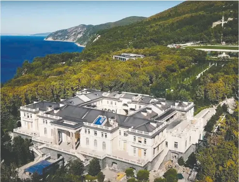  ?? Alexey NAVALNY youtube CHANNEL / AFP VIA GETTY IMAGES ?? An image taken from a video on Alexey Navalny’s Youtube channel shows an aerial view of a property located along Russia’s southern Black Sea that Navalny claims is owned by President Vladimir Putin.