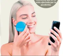  ??  ?? - Sueros con ácido hialurónic­o: Revitalift de L’oreal, Anti-blemish Solutions de Clinique e Hyalu B5 de La Roche-posay
- Cremas hidratante­s: Hydro Boost de Neutrogena, Fruity Hydrafresh de Pond’s y Ultra Facial Cream de Kiehl’s
- Suero con retinol: Escualano + Phyto de Biossance, Rainforest of the sea de Tarte y Granactive Retinoid de The Ordinary
- Crema calmante: Remedy serum de Comfort Zone, Redness Solutions de Clinique y Tiger Grass Cream de Cicapair